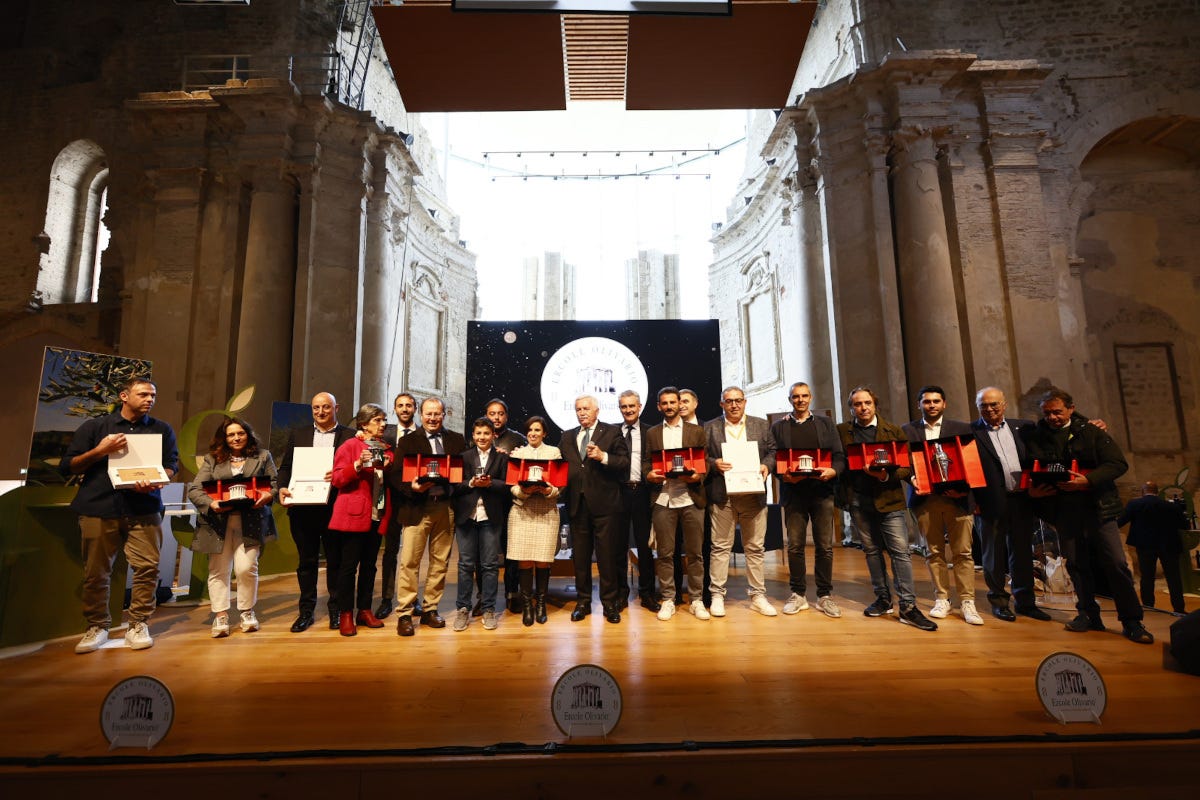 Ercole Olivario: ecco i 12 oli italiani vincitori dell'edizione 2024