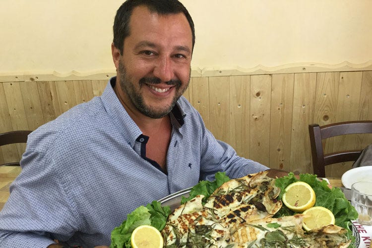 Matteo Salvini - A Tavola con... Matteo Salvini «La cucina migliore è quella locale»