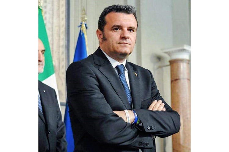 Gian Marco Centinaio (Agricoltura bio, nuovo regolamento Ue Centinaio: «Italia, leader europeo»)