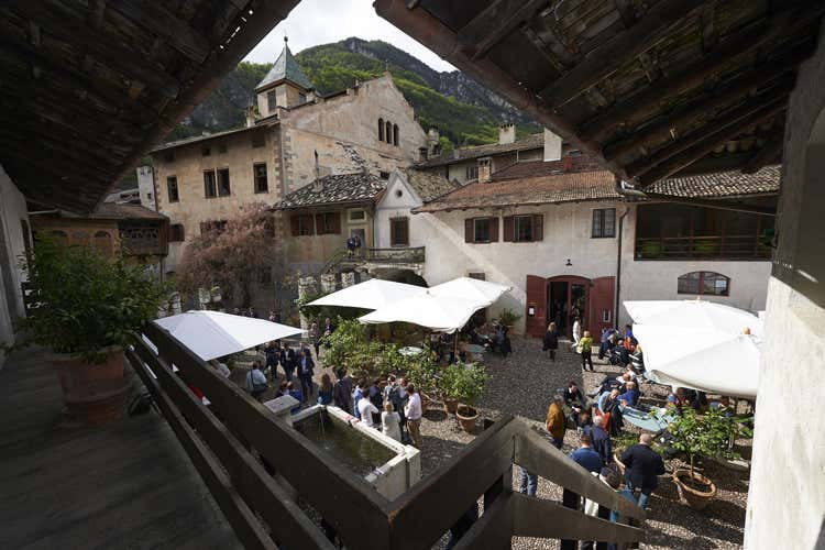 Alois Lageder e i vent'anni di Summa Walking Dinner con sette premium chef Alois Lageder e i vent'anni di Summa Walking Dinner con sette premium chef