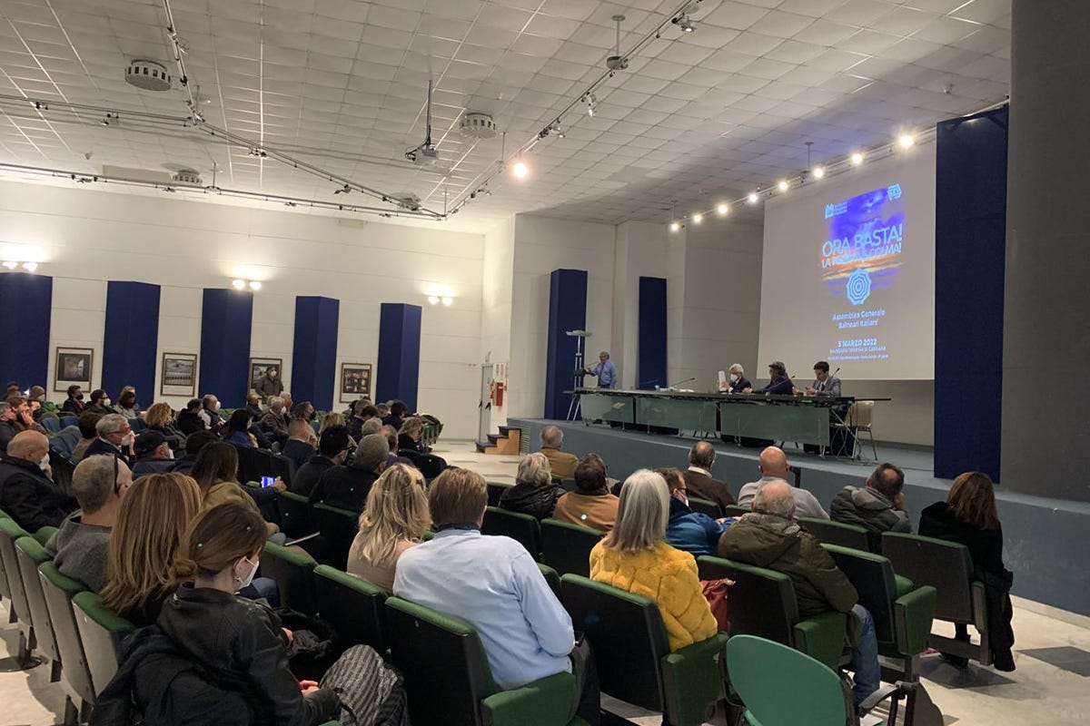 L’assemblea dei balneari della Fiba-Confesercenti e di Sib-Confcommercio Balneari a Carrara: Serve una gestione delle spiagge più vicina alle imprese