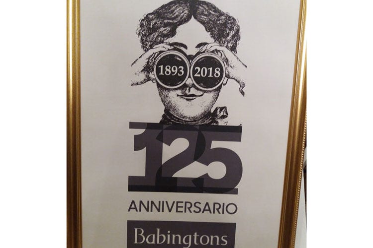 (Babingtons compie 125 anni Festa nella celebre Tea Room romana)