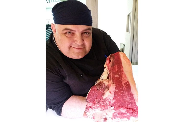 Alessio Cecchetti - Beef Bazaar, il tempio della carne Tagli e ricette da tutto il mondo