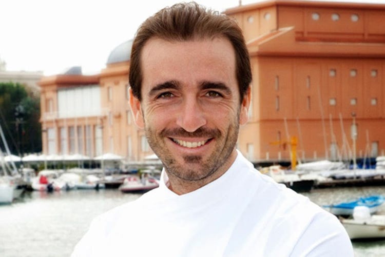 Daniele Caldarulo - Caldarulo, giudice ai Campionati Fic  «Non solo il piatto fa grande un cuoco»