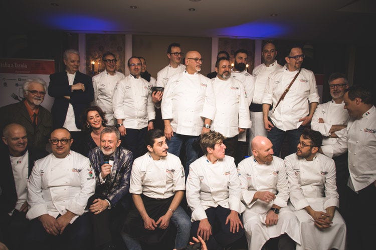 (Cena di gala con 14 stelle Michelin Il Premio IaT celebra la cucina italiana)
