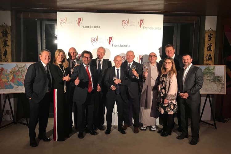 (Il Giappone affascinato dal Franciacorta 34 produttori conquistano il Sol Levante) (Il Giappone affascinato dal Franciacorta 34 produttori conquistano il Sol Levante)