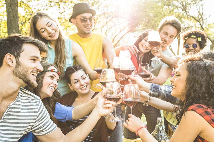 (Sicurezza in ogni occasione con la linea Drink Safe Goldplast) (Sicurezza in ogni occasione con la linea Drink Safe Goldplast)