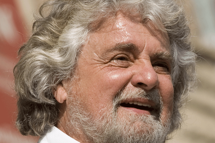 Beppe Grillo - Grillo contro il filtro alle news online «Vogliono un tribunale dell’Inquisizione»