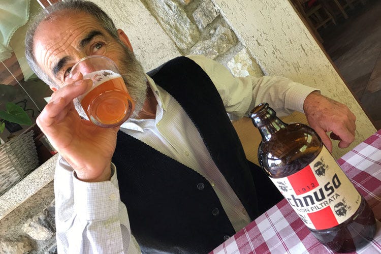 Ichnusa lancia #fuoridallerotte  Passione e orgoglio di una birra icona