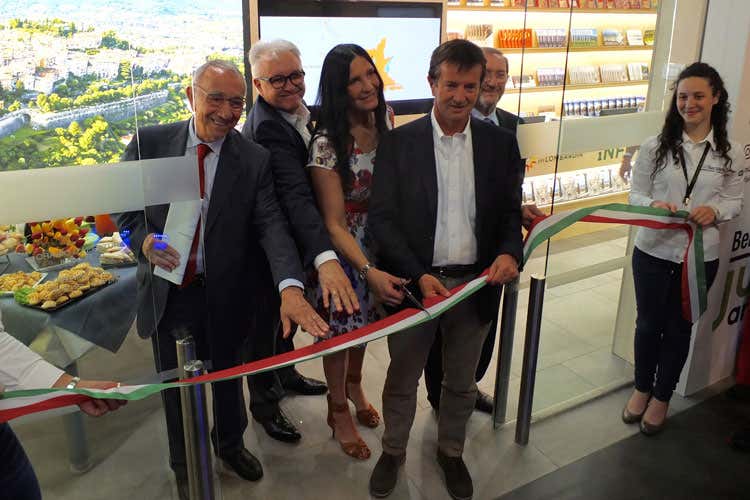 Luigi Trigona, Emilio Bellingardi, Lara Magoni, Giorgio Gori, Paolo Malvestiti (La Lombardia spinge sul turismo  Orio, il primo aeroporto con Infopoint)