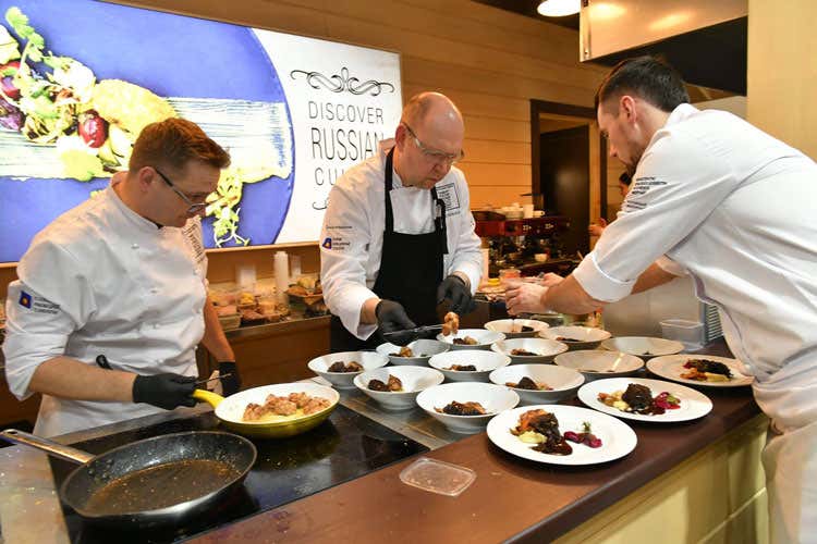 (La cucina russa a Gourmet Expoforum 15 cuochi a Torino tra cene e masterclass) (La cucina russa a Gourmet Expoforum 15 cuochi a Torino tra cene e masterclass)