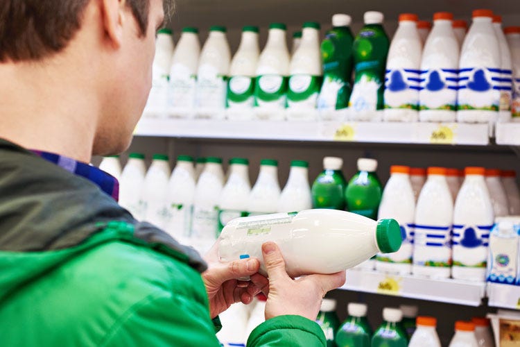 Latte, origine obbligatoria in etichettaDue confezioni su tre sono già in regola