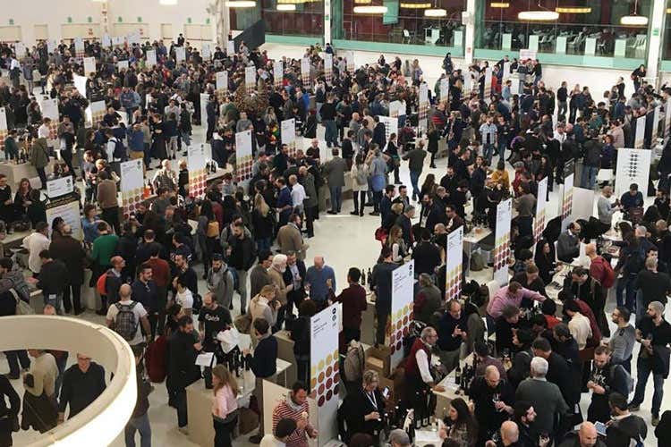 (Live Wine a marzo a Milano La vetrina dei vini artigianali) (Live Wine a marzo a Milano La vetrina dei vini artigianali)