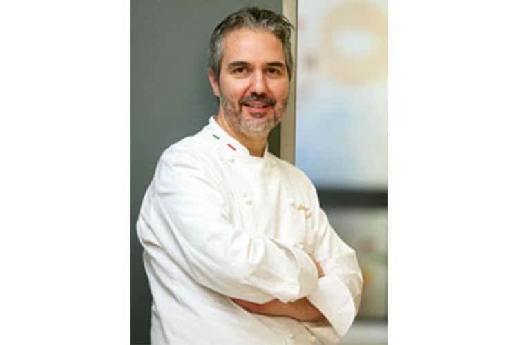 Alessandro Dalmasso - Maestri e pastry chef protagonisti al 25° Simposio Tecnico di AMPI Alessandro Dalmasso - Maestri e pastry chef protagonisti al 25° Simposio Tecnico di AMPI