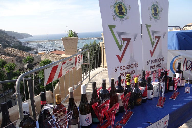 (Mediterraneo Packaging, 6ª edizione Premiate Piovesan (vino) e Scirocco (olio))