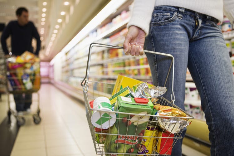 (Mille euro di risparmio sulla spesa Auchan il supermercato più economico)