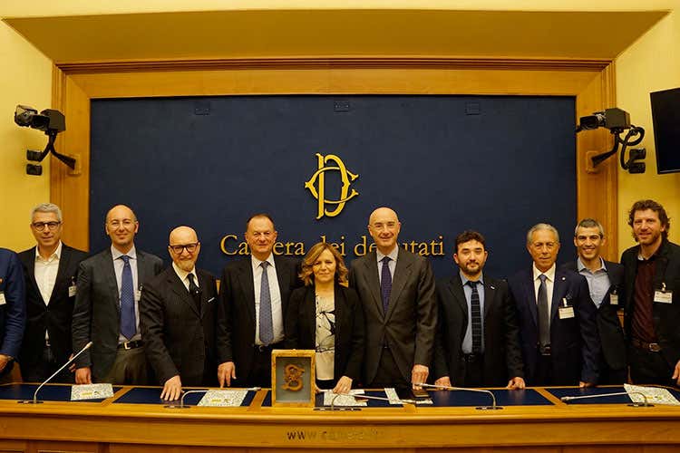 (Olio, al Sirena d'Oro 2018 Frantoio Franci primo per Bio e Dop/Igp) (Olio, al Sirena d'Oro 2018 Frantoio Franci primo per Bio e Dop/Igp)