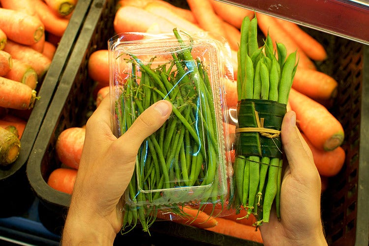 Packaging sempre più green Supermercati pronti alla sfida Il 27% dei consumatori ha aumentato gli acquisti di prodotti sostenibili ed ecofriendly - Packaging sempre più green Supermercati pronti alla sfida
