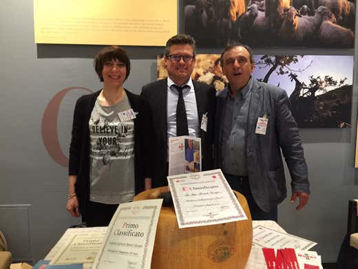 Alessandro Bezzi e Gianluca Bonati, insieme ad una sua collaboratrice Alessandro Bezzi e Gianluca Bonati, insieme ad una sua collaboratrice