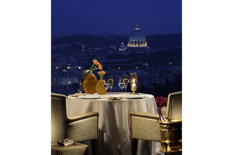 Una stella personale e la cucina di Beck  Così il Rome Cavalieri festeggia l'amore