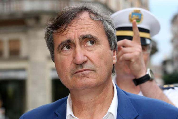 Luigi Brugnaro (Venezia, menu di pesce da 526 euro Turisti allibiti, il sindaco: «Pezzenti»)