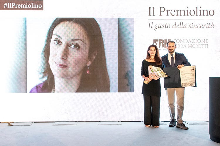 Corinne Vella e Paolo Borrometi (Arrigo Cipriani premiato da Birra Moretti alla 58ª edizione del Premiolino)