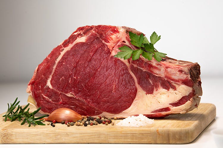 Riusciremo a rinunciare ad una bistecca? Carne sintetica tra realtà e falsi mitiEcco quando potremo mangiarla