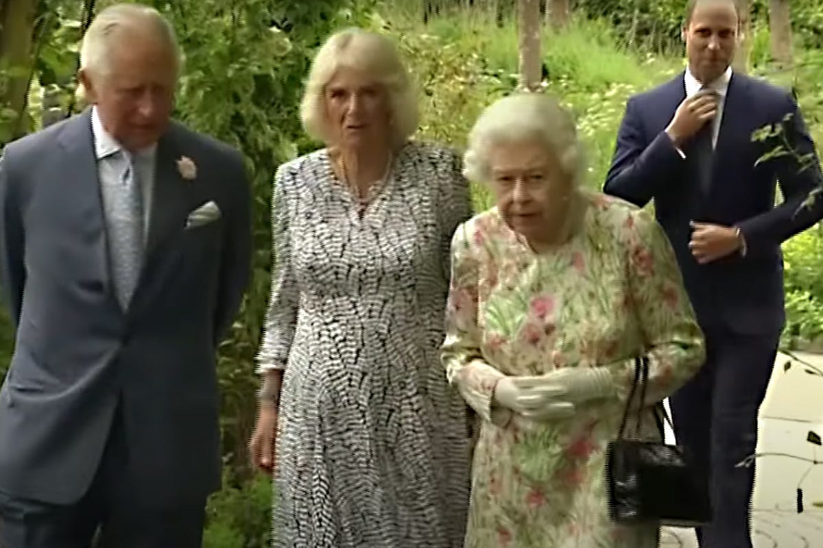 La Regina Elisabetta II, la prossima regina consorte Camilla, il nuovo Re Carlo III e il futuro degi Windsor, il principe William Addio ad Elisabetta II, la regina che amava la cucina itaiana