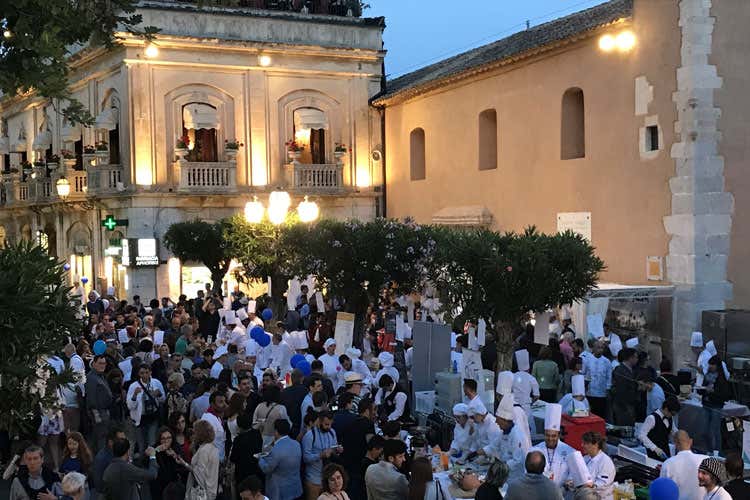 (Cibo Nostrum, l'edizione dei record 30mila presenze e 95mila degustazioni) (Cibo Nostrum, l'edizione dei record 30mila presenze e 95mila degustazioni)