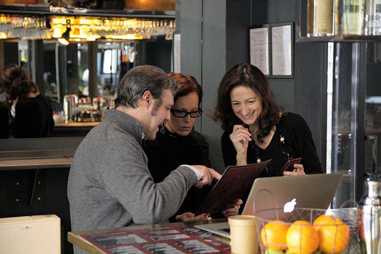 (Cocktail e tè di pregio Un matrimonio insospettabile da Liquors) (Cocktail e tè di pregio Un matrimonio insospettabile da Liquors)