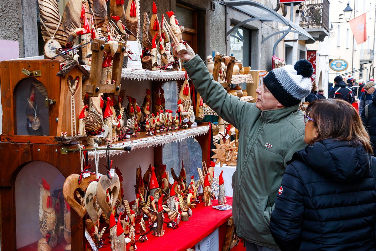 La Fiera di Sant'Orso espone migliaia di oggetti di artigianato - Foto Regione autonoma Valle d'Aosta Ad Aosta va in scena la Millenaria la Fiera di Sant’Orso