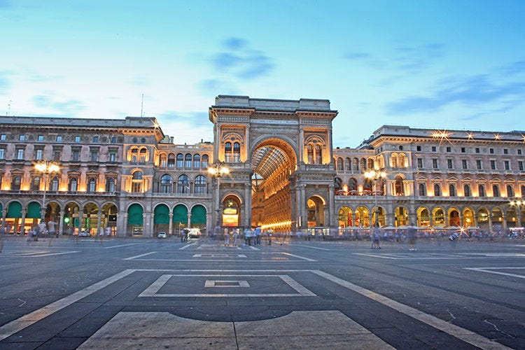 La Galleria Vittorio Emanuele III a Milano - Milano, affitti stellari e pochi clienti La crisi dei piccoli commercianti