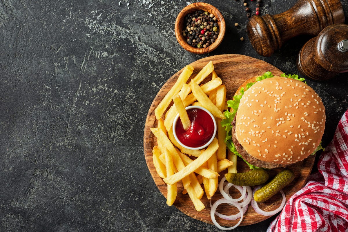 L'Hamburger, icona del fast food, è il panino più consumato al mondo