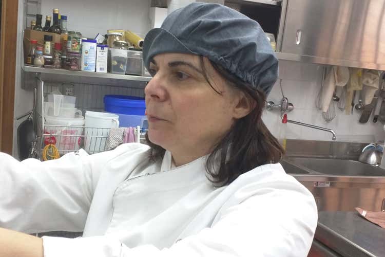 Pina Molitierno - La laureata in lettere diventata gelatiera A Caserta il laboratorio di Pina Molitierno Pina Molitierno - La laureata in lettere diventata gelatiera A Caserta il laboratorio di Pina Molitierno