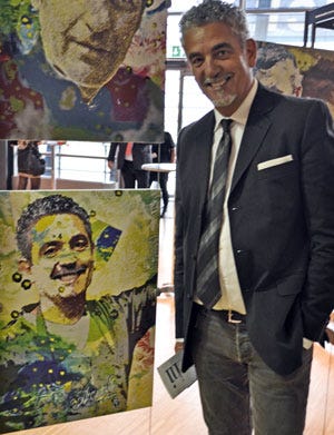 Mario Gamba vicino al suo ritratto (foto: Sergio Cusumano)
