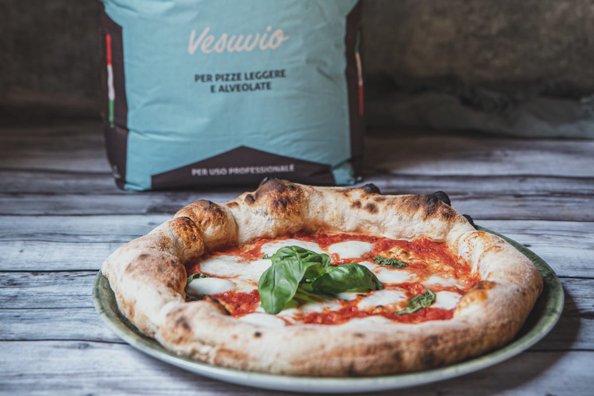 Vesuvio, farina con germe di grano vitale per una pizza irresistibile