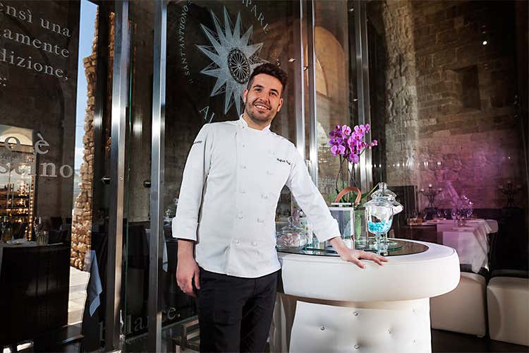 Muore in un incidente Raffaele Casale, executive chef a Le Lampare al Fortino Muore in un incidente Raffaele Casale, executive chef a Le Lampare al Fortino