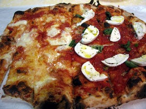 La pizza a metro di Alessandro Coppari, Senigallia