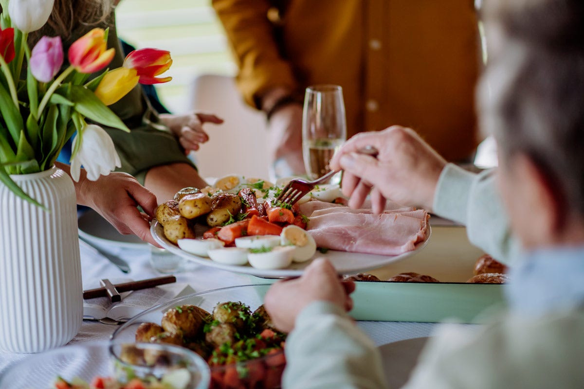 In tavola vince la tradizione A Pasqua 6 milioni di italiani al ristorante ma i locali aperti sono meno