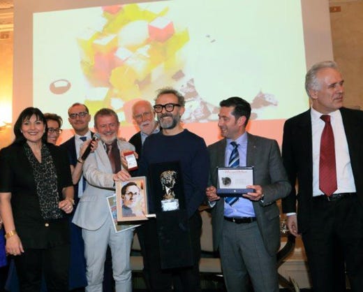 da sinistra: Clara Mennella, Annamaria Tossani, Tiziano Tempestini, Alberto Lupini, Renato Missaglia, Massimo Bottura, Aldo Cursano ed Eugenio Giani