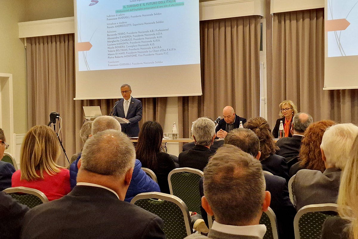 L'intervento di Francesco Guidugli, presidente nazionale di Solidus Solidus premia gli 8 Professionisti dell’anno 2022