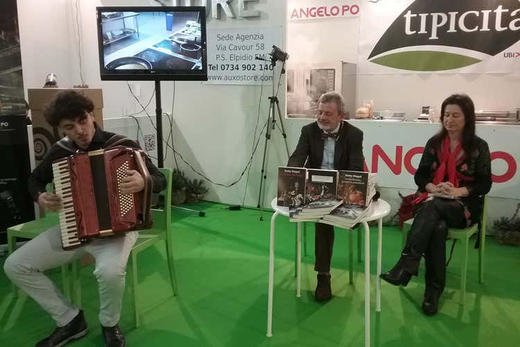 A Tipicità il futuro dalle nostre radici Italia a Tavola premia Ciccio Sultano A Tipicità il futuro dalle nostre radici Italia a Tavola premia Ciccio Sultano