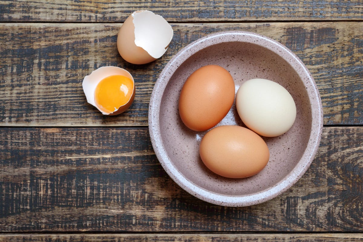 Anche le uova conoscono la crisi: salgono i costi, calano i consumi