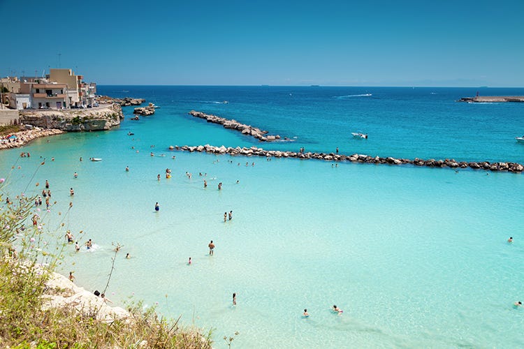Il Salento. La Puglia vuole gli aiuti delle forze dell'ordine per i controlli nelle spiagge libere - Un'estate italiana con le sue regole Le aperture, regione per regione