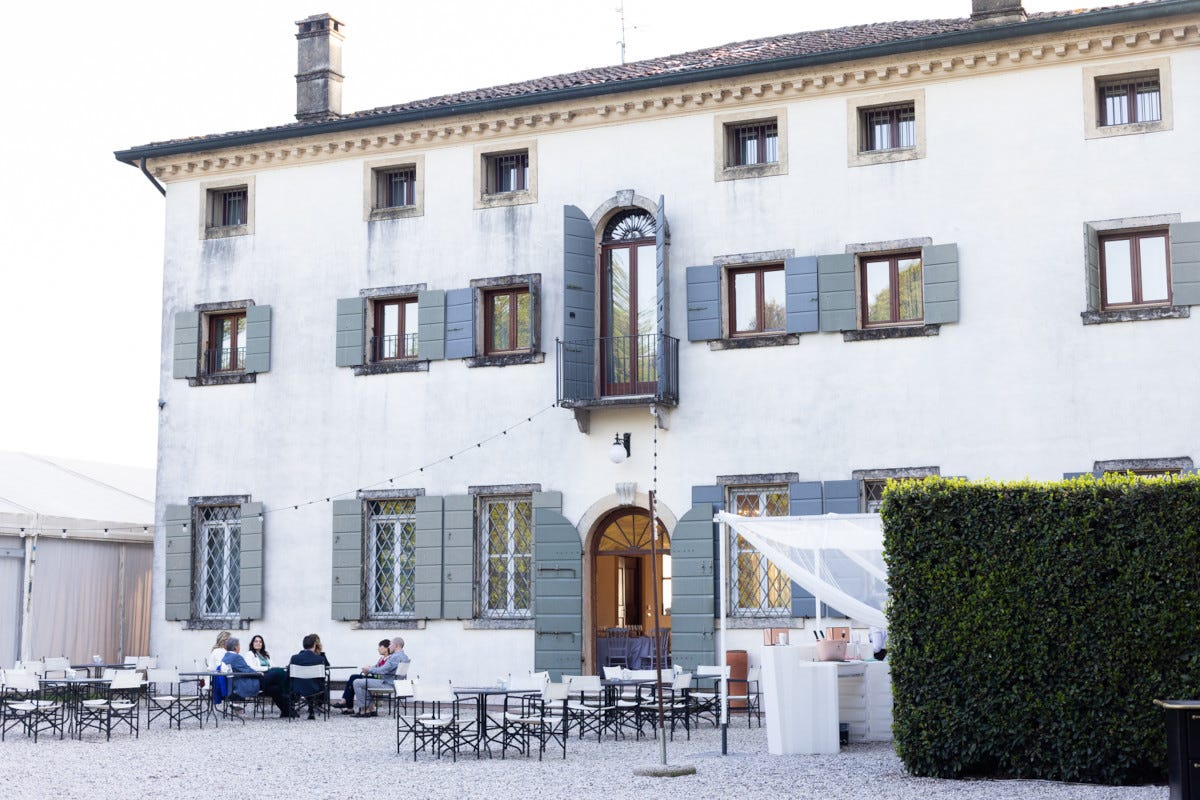 FuoriVinitaly: il nuovo extra brut di Villa Franciacorta presentato a Villa Ormaneto