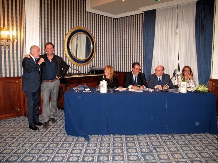 Da sinistra: Aurelio De Laurentiis, Maurizio Cortese, Livia Iaccarino, Luciano Pignataro, Francesco de Luca e Donatella Bernabò Silorata