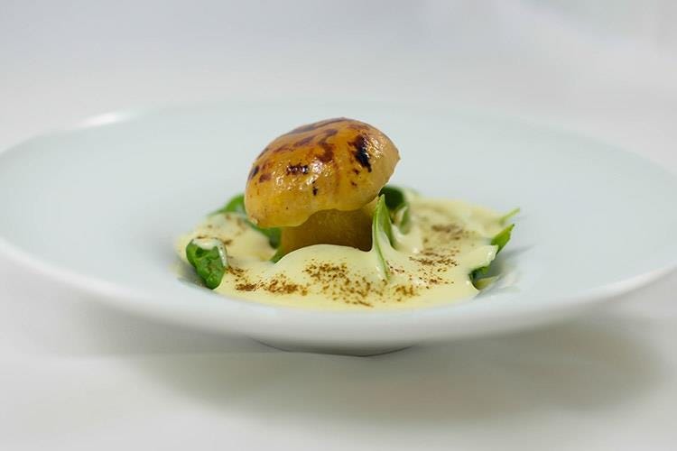 Fungo - Erbe di campo, patate, nocciole(Gianni Tarabini da Derflingher a Taiwan 
Due serate a base di eccellenze italiane)