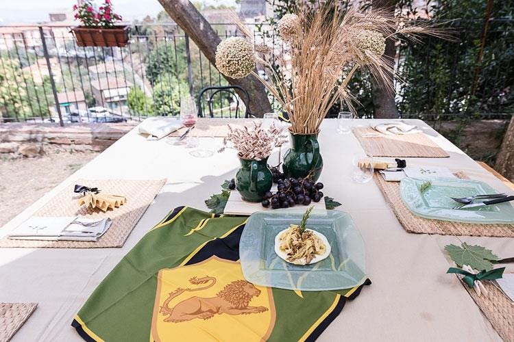 Tavole imbandite nelle contrade di Montepulciano - Il “Bravio delle Botti” di Montepulciano 
Sfide ai fornelli con i piatti più tipici