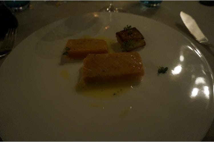 Trota salmonata con foglie di patate - Il Cristallo di Cortina inverte la tendenza
Punta sul food con chef Fabrizio Albini