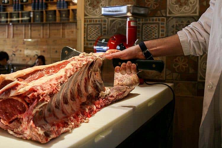 (Il sommelier della carne
Nuova professione a Trattoria dall'Oste)
